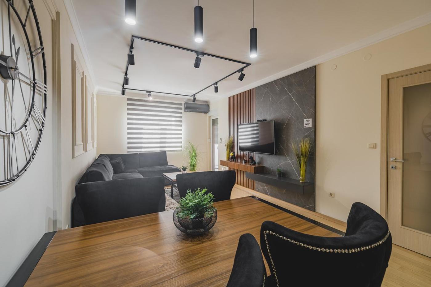 Harmony Apartments พอดโกริกา ภายนอก รูปภาพ